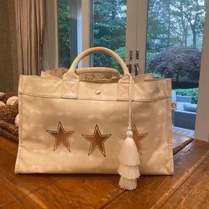 KOALA KANVAS lightly used beautiful bag. Great colors and print.